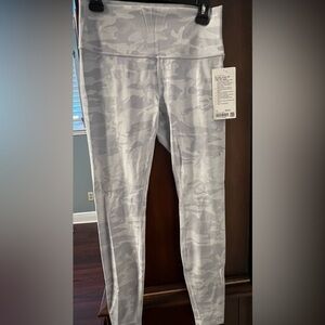 Lululemon NWT Wonder Under Tight 28” jacquard Size 10